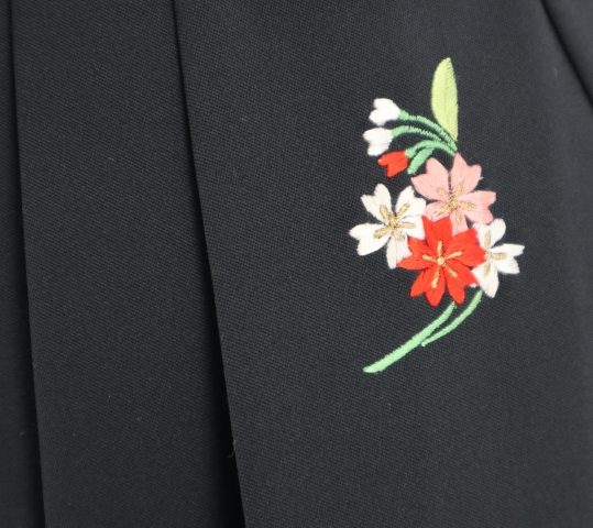 卒業式袴単品レンタル[無地]黒色に桜のワンポイント刺繍[身長153-157cm]No.182